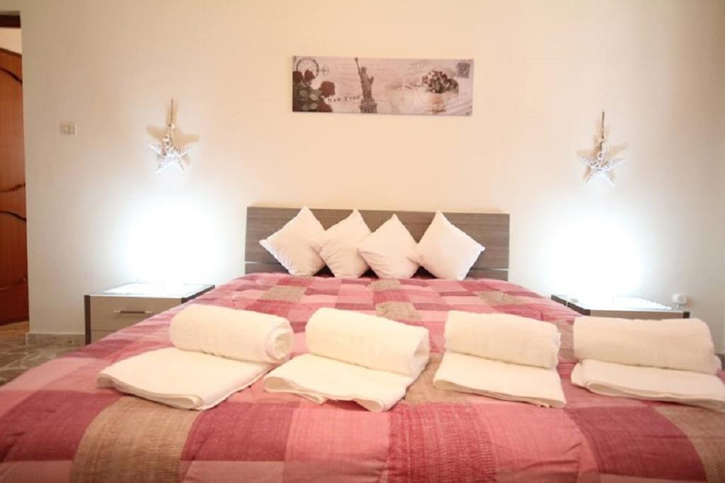 Apartament Le Tre Rose Di Mary Avola Zewnętrze zdjęcie