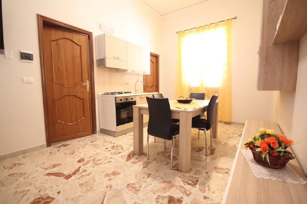 Apartament Le Tre Rose Di Mary Avola Zewnętrze zdjęcie